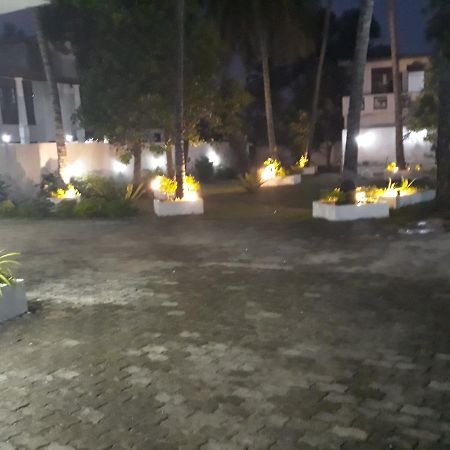 The Kingston Hotel Kiribathgoda Extérieur photo