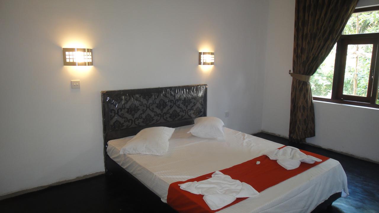 The Kingston Hotel Kiribathgoda Extérieur photo