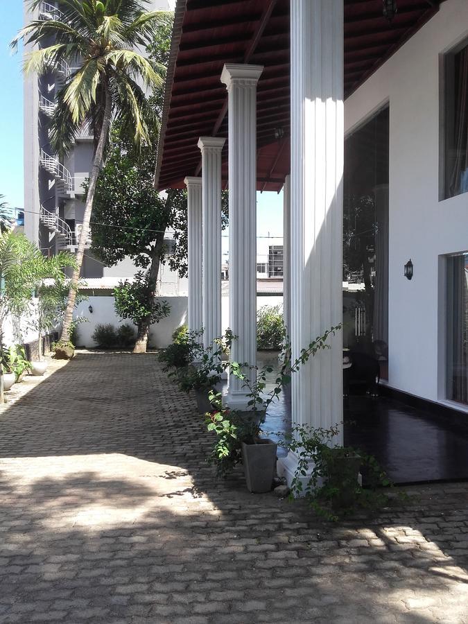 The Kingston Hotel Kiribathgoda Extérieur photo